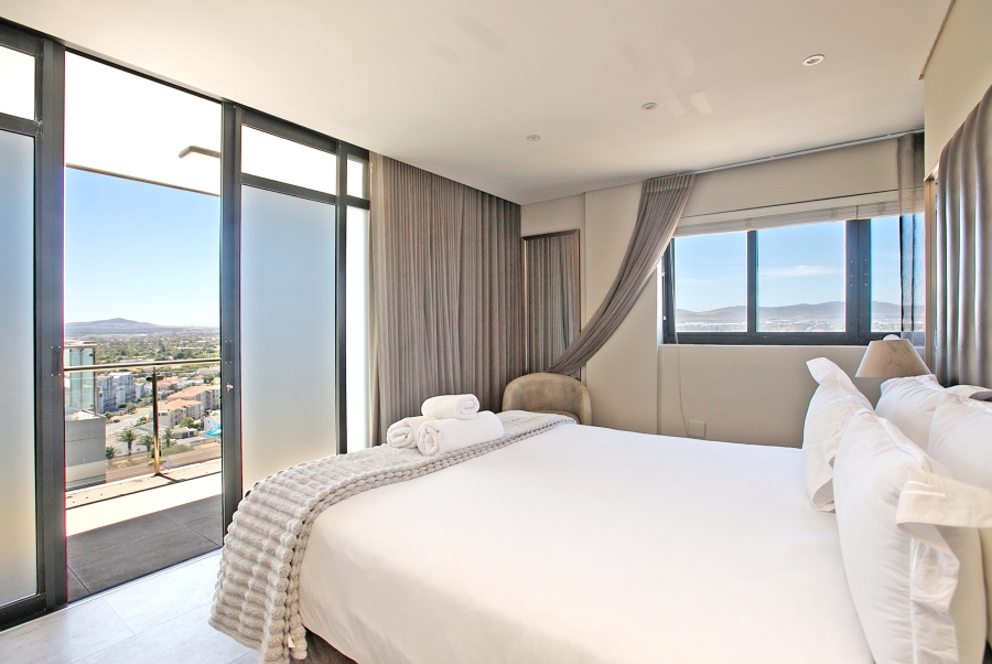 4 Bedroom Property for Sale in Waves Edge Western Cape